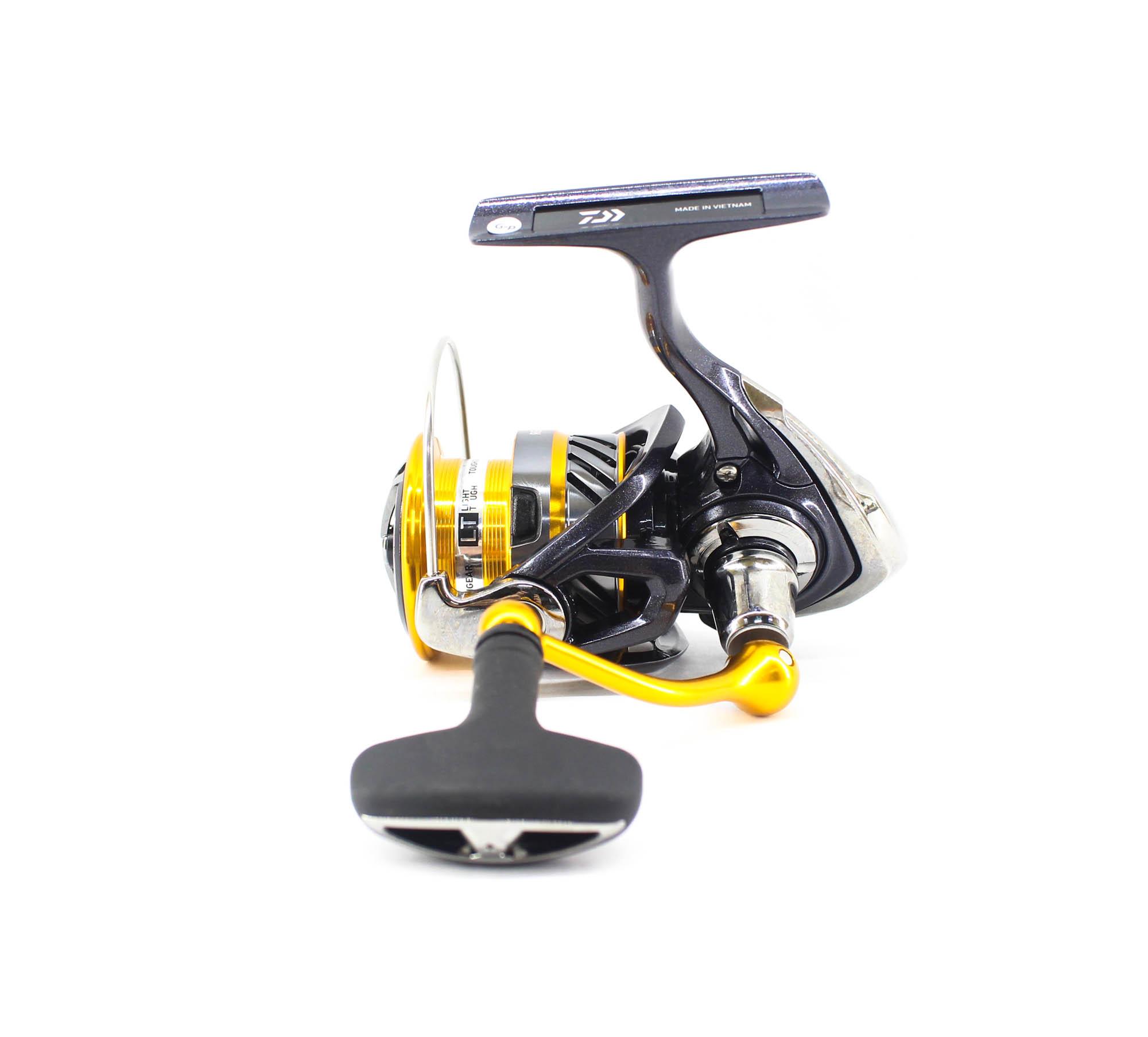 

Катушка Daiwa спиннинговая 19 оборотов LT 3000-CXH (3654)