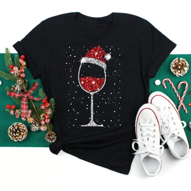 T-shirt Graphique Mignon de Noël Avec des Éléments Amusants de Verre à Vin, Bonhomme de Neige, Chapeau de Père Noël Designs T-shirt Décontracté Élégant à Manches Courtes