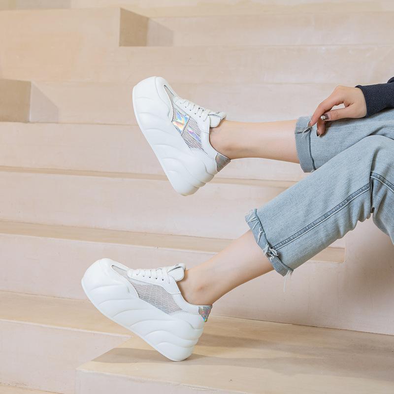 

Дышащая сетчатая обувь, новые маленькие белые туфли лето 2025, женские толстые подошвы увеличивают рост, повседневная сетчатая обувь, однотонная женская обувь 39 белый