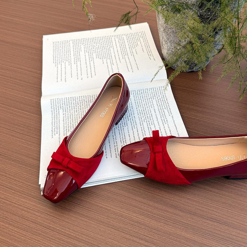 Fashion Retro Versatile Slip-On Shallow Single Shoes Square Toe Patent Leather Grandma Shoes Women Spring Bow Commuter Block Heel