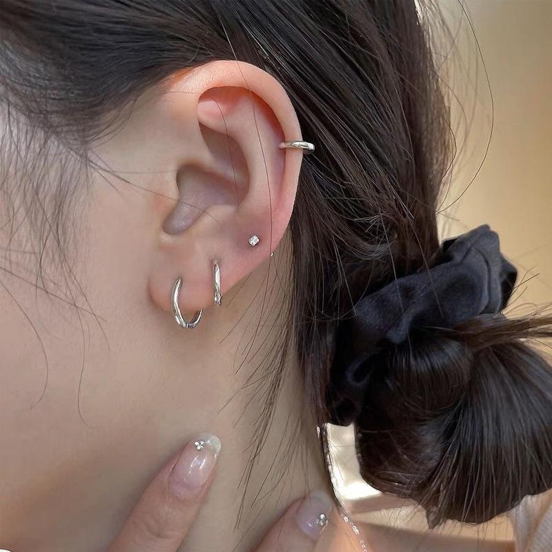 1 Pair Stainless Steel Hoop Earrings for Men Women Round Unisex Punk Earrings Simple Circle Ear Buckle Ear Jewelry Accessories