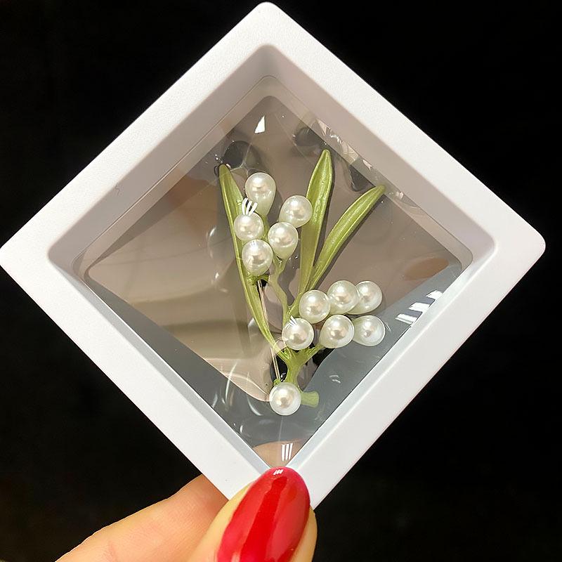 Exquisite Pearl Scarf Buckle: Rhinestone Butterfly Brooch & Bow