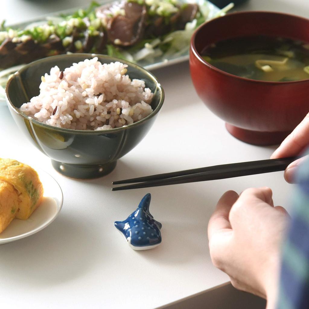 natural69 Hasami Ware Whale Shark Chopstick Rest 4-Color Set Japanese Ceramic Spoon Holder Table Decor Made in Japan