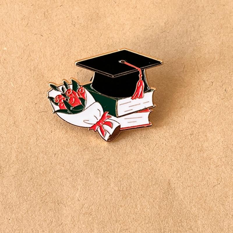 Graduation Hat Enamel Lapel Pin for Student, Graduate Enamel Lapel Pin for Graduation Gown Graduation Hat Decoration