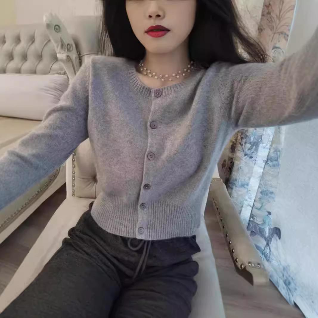 

Premium Korean Style 100% Pure Wool Knitted Cardigan - Women s Spring/Autumn Short Base Coat Extra Large