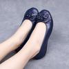 Women's Spring and Autumn Mom Leather Shoes with Soft Soles, Round Toes, Shallow Mouths, and Large Sizes for the Elderly