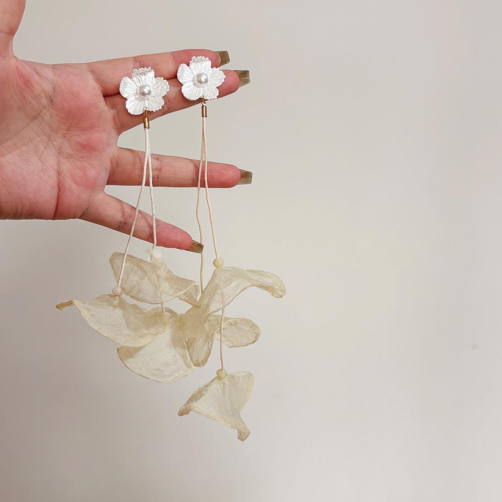 Silver needle fabric flower pearl fringed earrings super fairy temperament versatile stud earrings niche fashion high sense earrings women