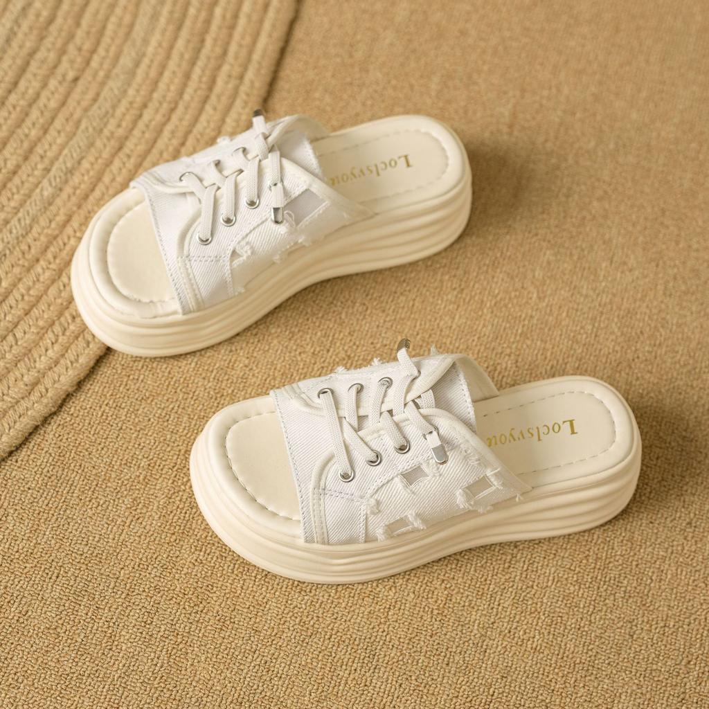 Pantofole da donna cool con tacco inclinato 2025 estate nuove pantofole da spiaggia romane piattaforma studentesca bocca di pesce tela scarpe da donna