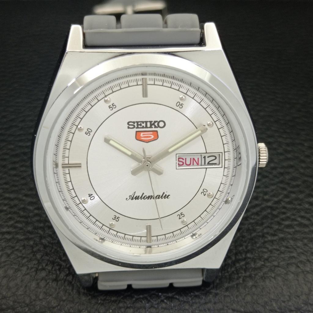 REFURBISHED VINTAGE SEIKO 5 AUTOMATIC JAPAN MENS SILVER DIAL WATCH A434686-2