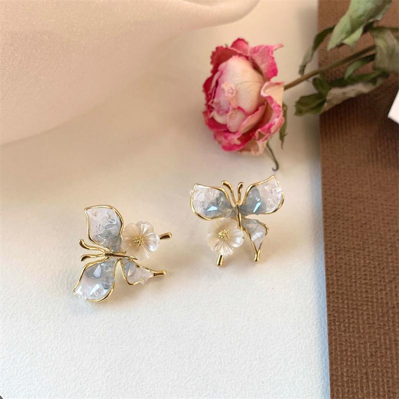 Korean Exquisite Butterfly Stud Earrings For Women Shiny Crystal Zircon Butterfly Versatile Love Heart Earring Party Jewelry
