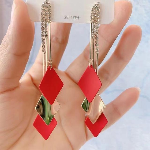 

Перебільшені геометричні довгі китиці Жіночі прикраси Незвичайні сережки Модні висячі сережки Вишукані вінтажні прикраси для жінок