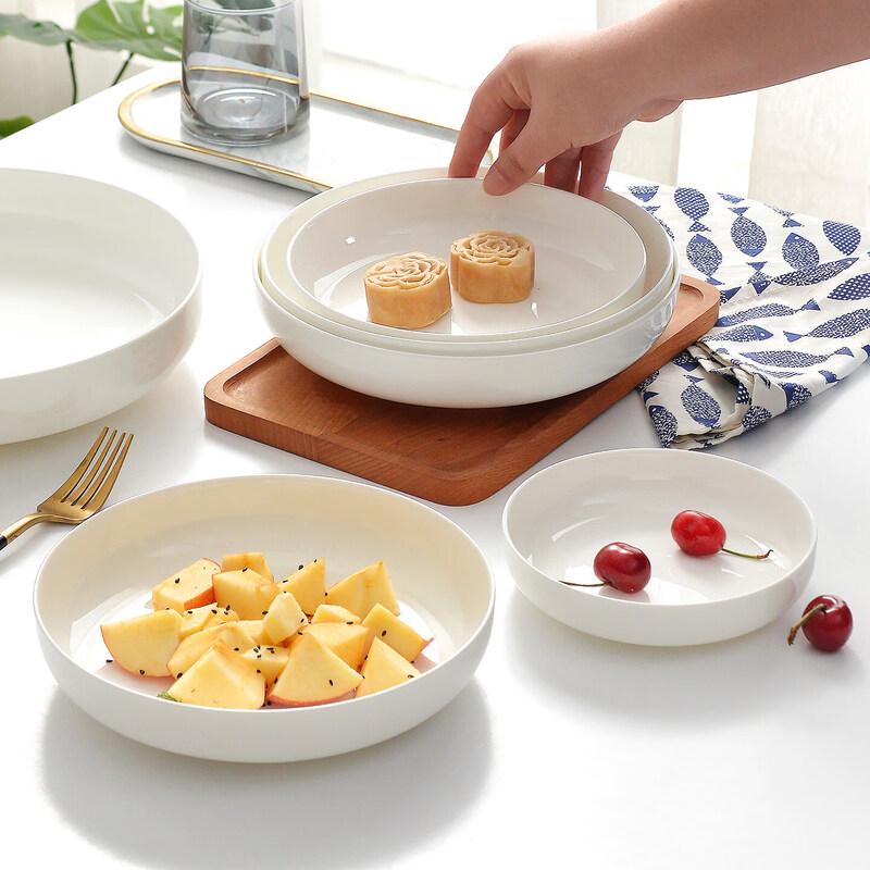 Nordic Style Bone China Microwave-Safe Round Dish
