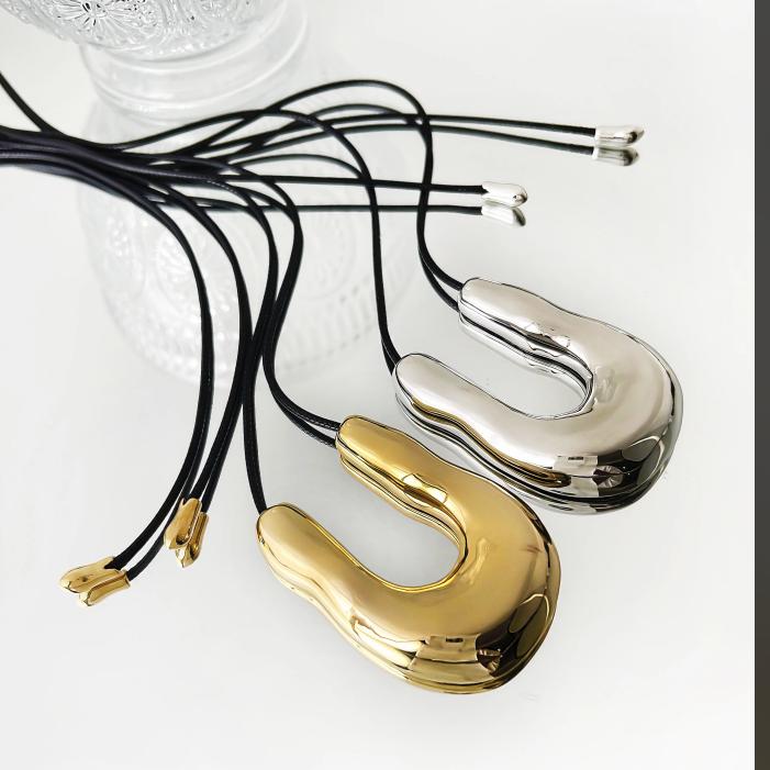 

Extra Large High Polish U-shape Horseshoe Pendant Necklace for Women Punk Adjustable Black Leather Rope Party Jewelry