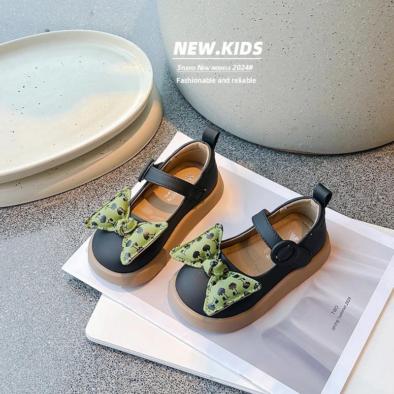

Girls Princess Shoes Casual Soft Sole Kids Flat Shoes with Sweet Bow 2024 New Fashion Girls Dance Shoes Solid Color Versatile 26 чёрный