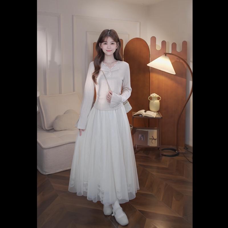 French Style Lace Trim Long Sleeve Knit Top