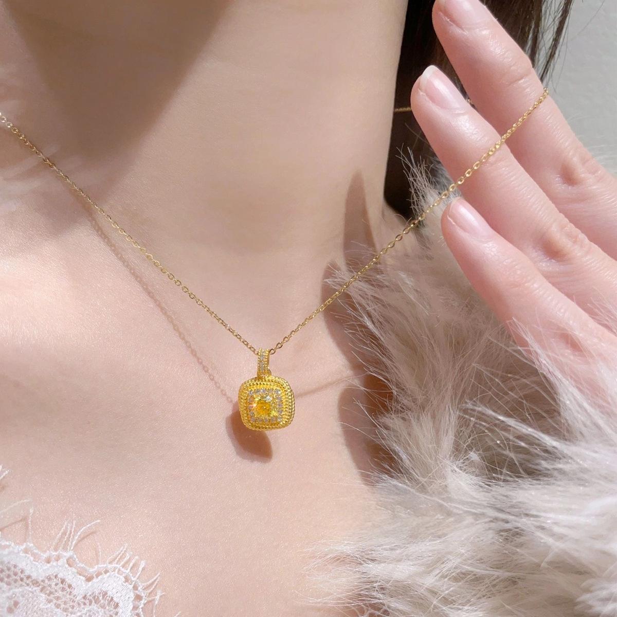 

Циркон квадратная подвеска ожерелье легкая роскошь ниша простое модное ожерелье-цепочка на ключицу новое универсальное ожерелье женщины