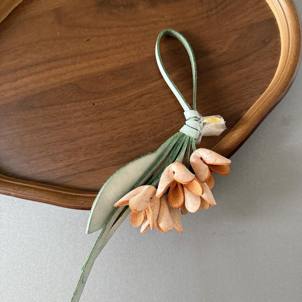 Handmade Floral Gold Embellied Top Layer Genuine Leather Bag Charm Real Leather Accory For Bags Pendants