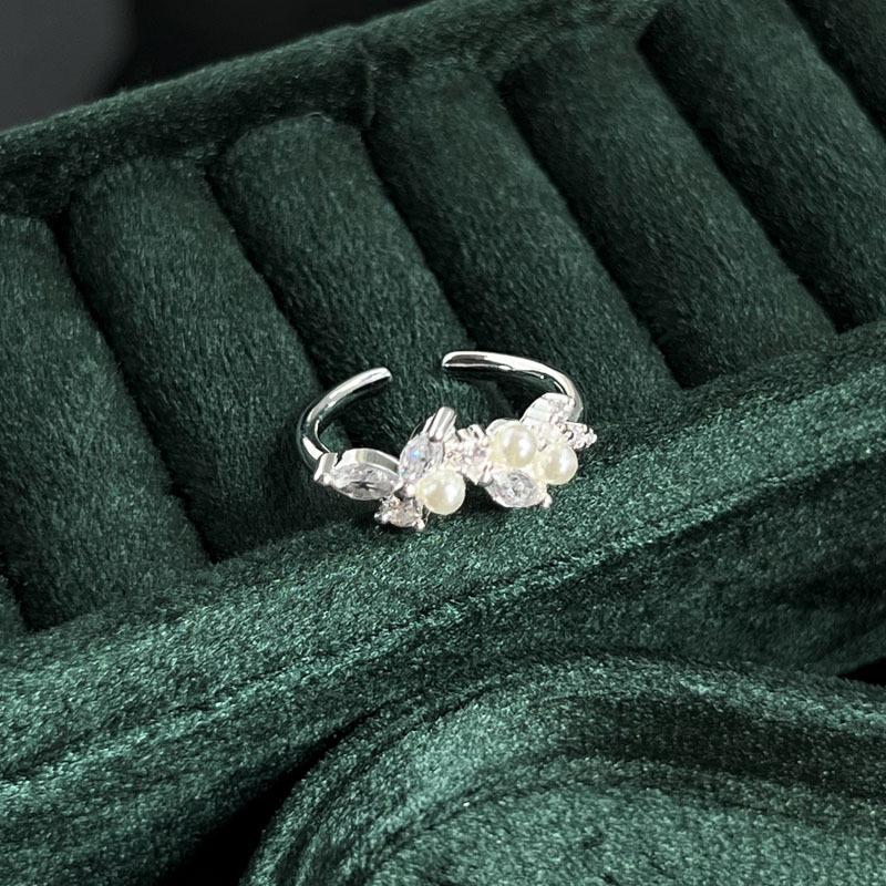 French retro pearl fashion bow ring female lace star dream sweet temperament super fairy niche light luxury ring