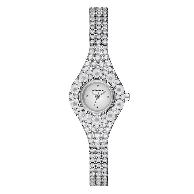 Explosive Flash Full Diamond Women S Watch Niche Light Luxury High-End Small Dial Exquisite Women S Waterproof Watch серебряный