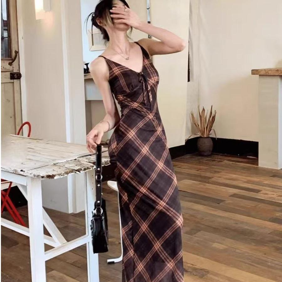 LC gentle French rhombus suspender skirt for women's summer new waist cover and thin pear-shaped body retro even