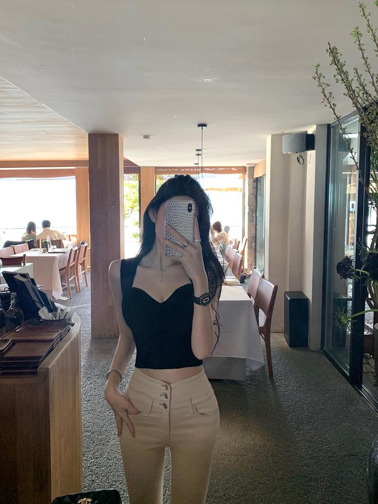 2025 Summer Knit Vest: Women's Slimming Design, Versatile Style with Curved Neckline and Loose Straps