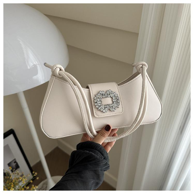 

Фактурная французская маленькая женская сумка 2024 года, новая модная сумка в иностранном стиле, простая атмосфера, сумка-мессенджер через плечо для женщин белый