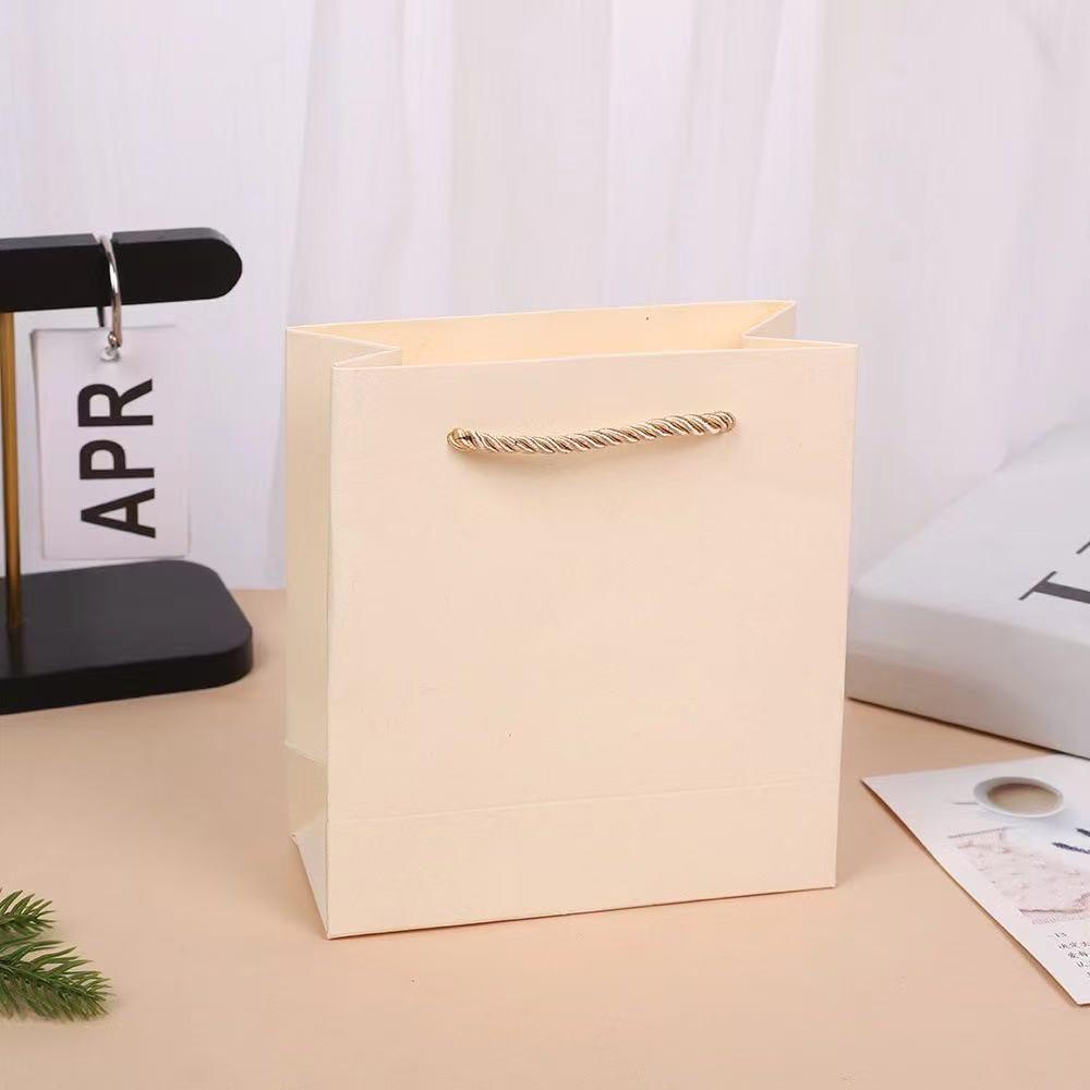 Magnetic Clamshell Jewelry Box for Rings, Earrings, Pendants, and Bracelets