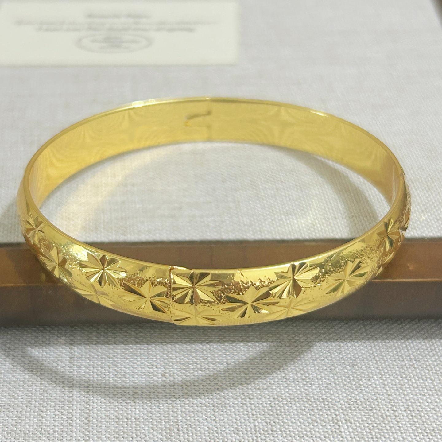 Gypsophila Buckle Bracelet Women s Bracelet Bracelet Accessories High-end 17CM