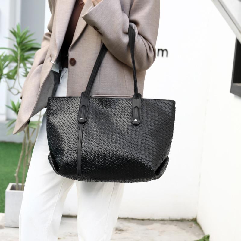 Large-capacity Bag Women's New Commuter Versatile Shoulder Underarm Bag Portable Tote Bag