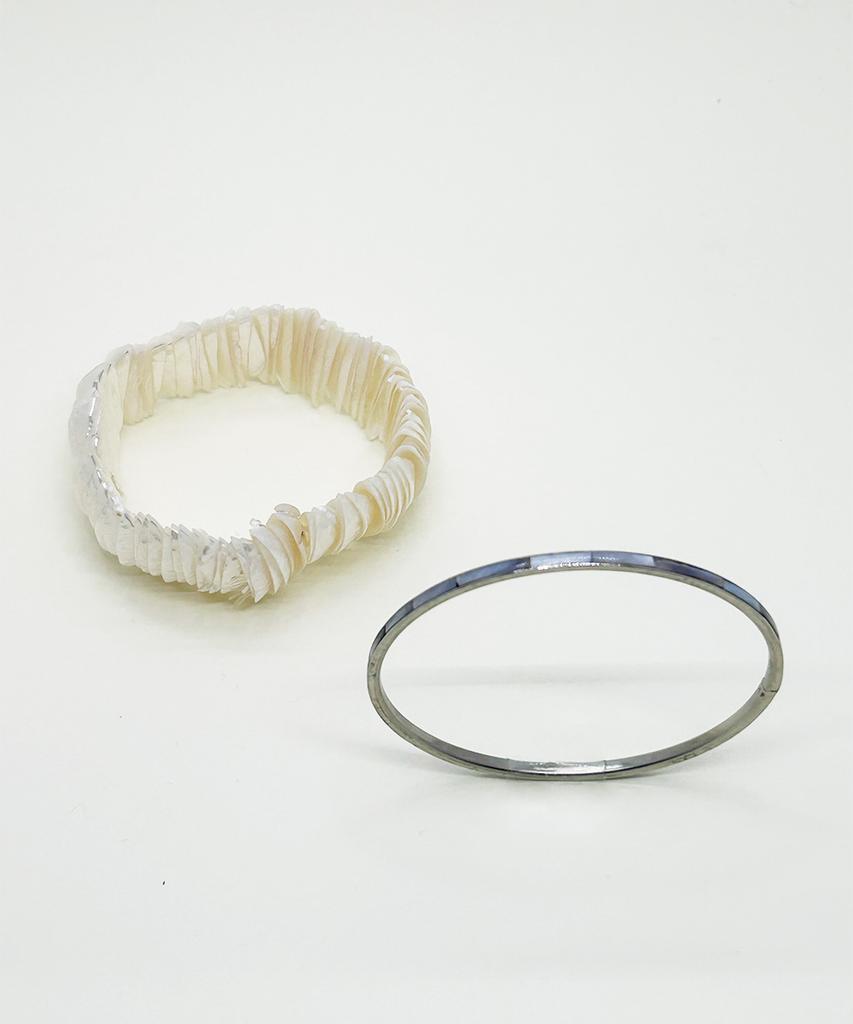 Sickfumedot Shell Chip Bracelet - 3 Colors
