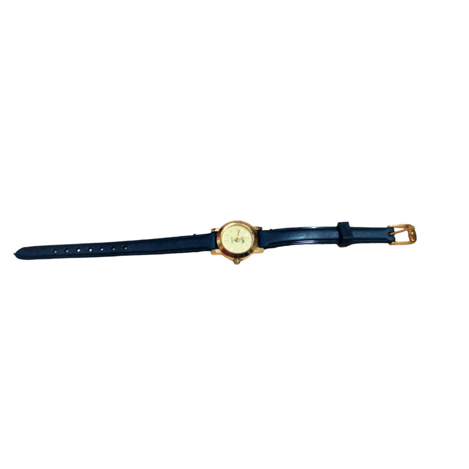 

@ Analog Black Dial Black Band Leather Watch For Women Zr-1874-60%Off