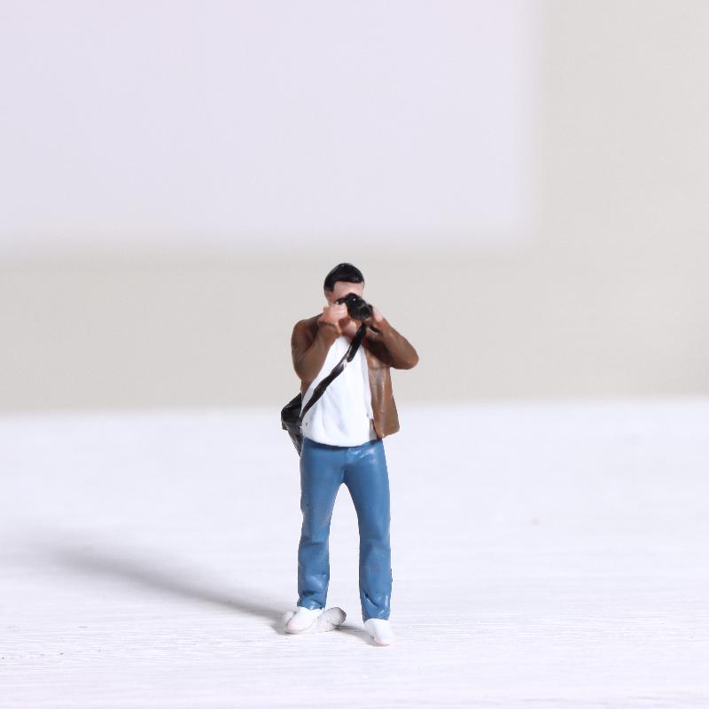 1 Pezzo 1/64 Miniatura Pographer Tavolo da Sabbia Paesaggio Mini Figura Modello Oggetti di Scena Creativo Pografia Esposizione Collezione Decorazione