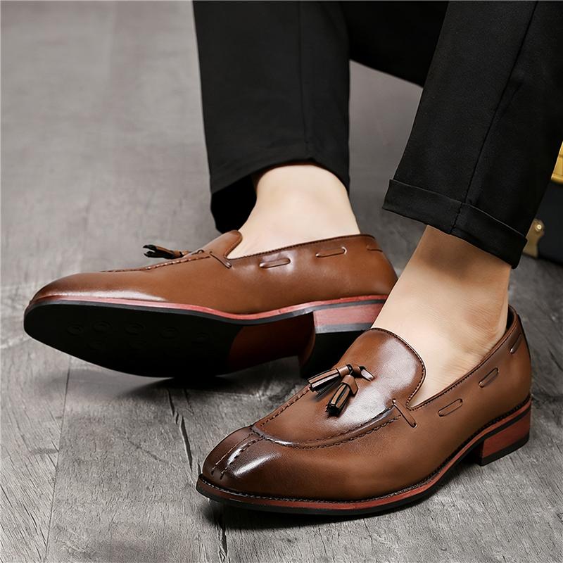 Gentleman Fashion Brown Black Patent Leather Tassel Dress Business Office Shoes For Men Charm Wedding Party Prom Flats Footwear