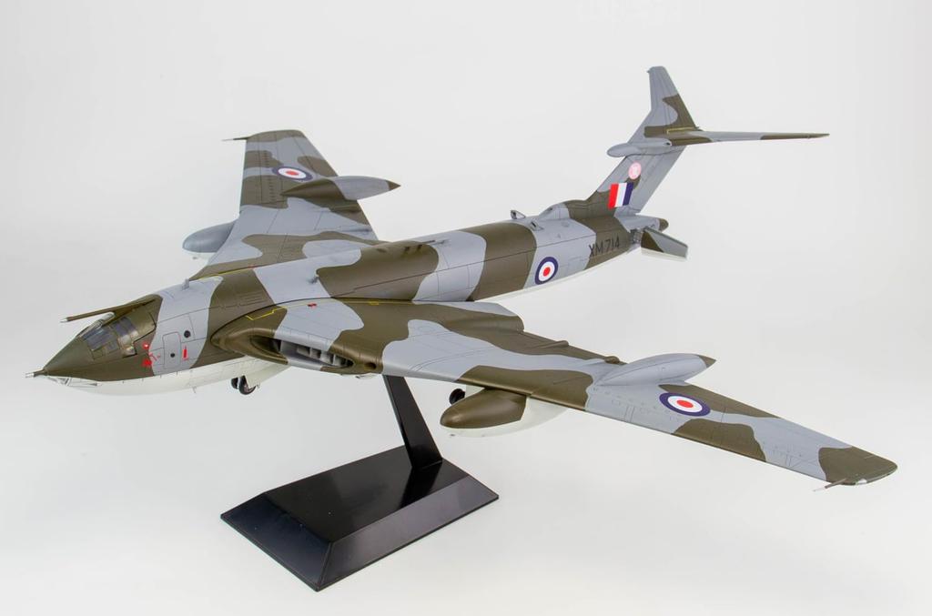 Pit Road 1/144 Skywave Series British Strategic Bomber Victor B.2 Plastic Model SN18 (Airplane)