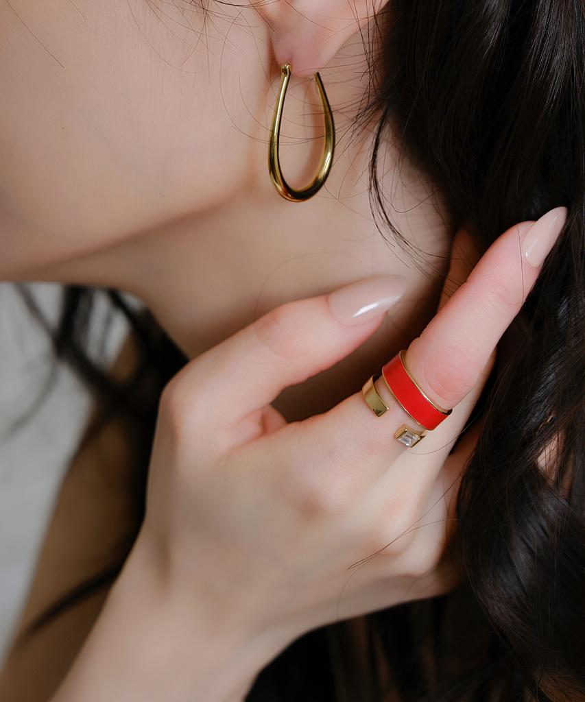Reve Baguette Q Layered Epoch Ring Red
