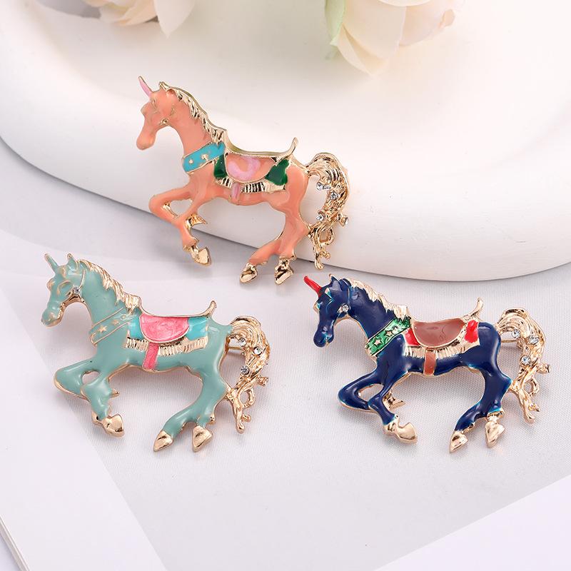 Vintage Court Style Enamel Galloping War Horse Brooches Pins For Women Clothing Accessories Men Fashion Suit Lapel Corsage