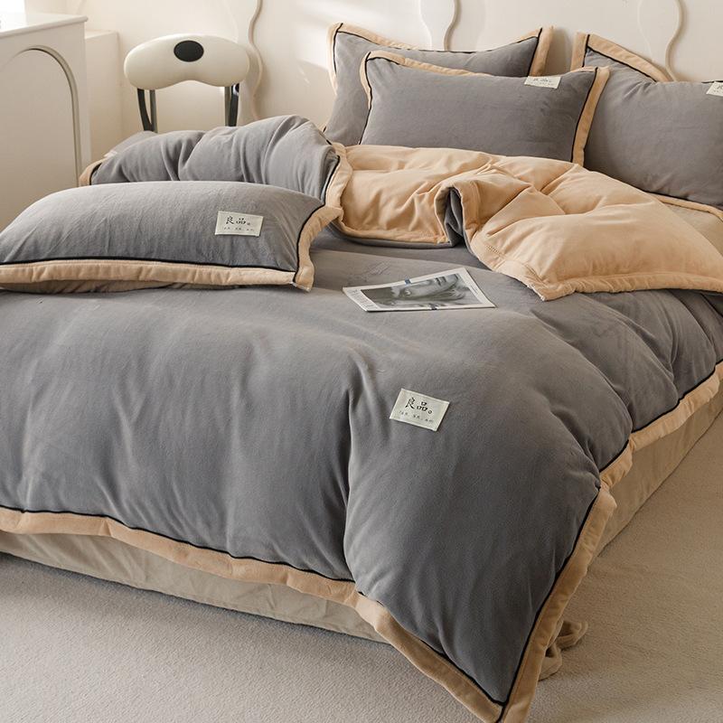 Зимний двусторонний комплект постельного белья из молочного велюра - Пододеяльник, наволочка и комплект простыней 0.9mS3p:D150x200