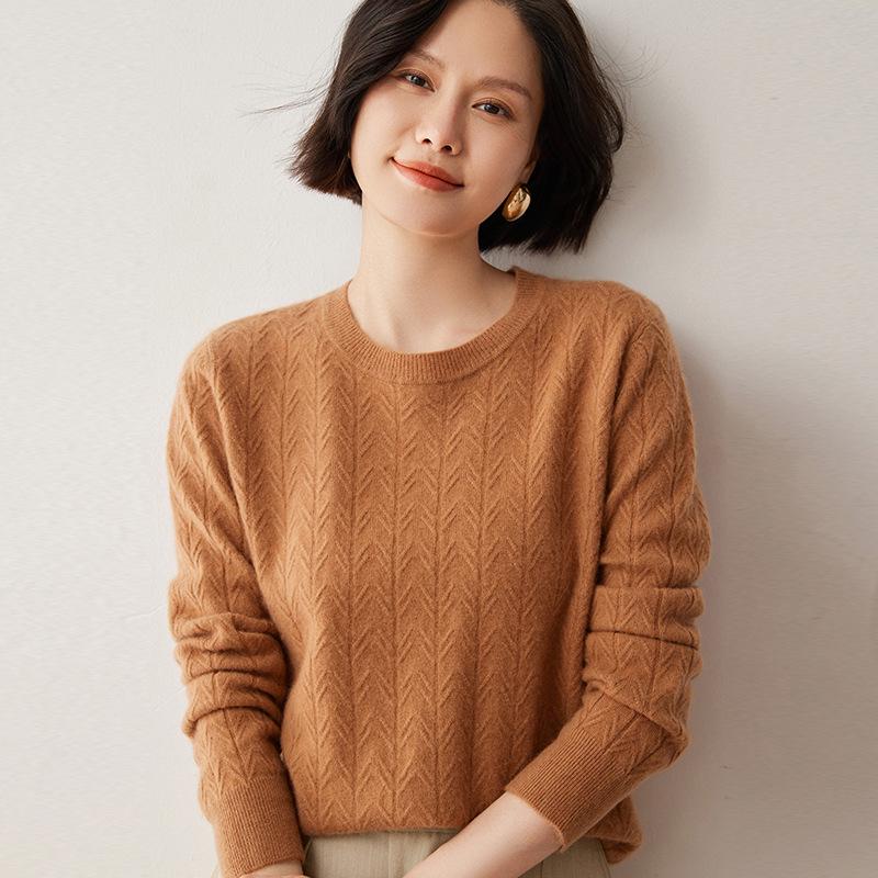 Women's Slim Cashmere Knit Pullover - Warm Long Sleeve Round Neck Sweater for Autumn/Winter