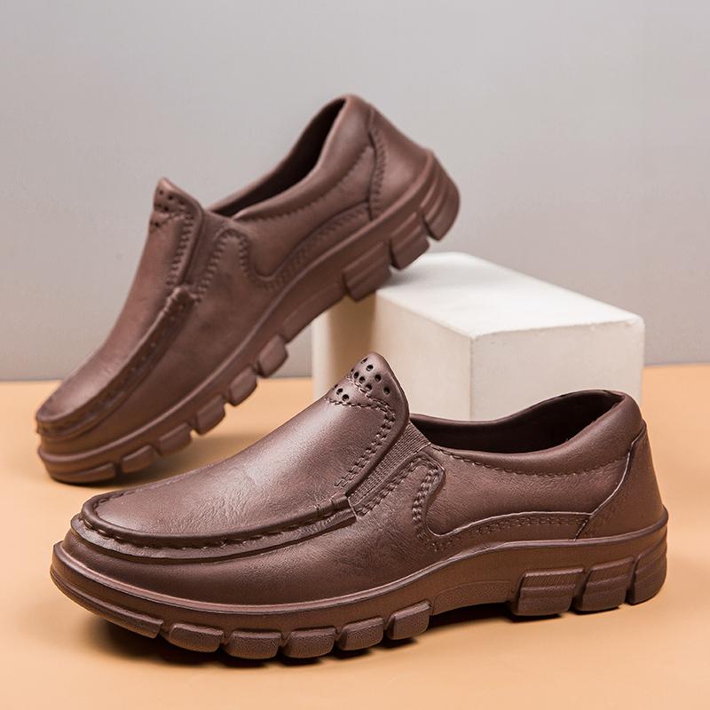 Fashion Large Size Lightweight Casual Shoes Men's Oil and Slip Resistant Chef Shoes One Stirrup Driving Shoes Garden Shoes Soft