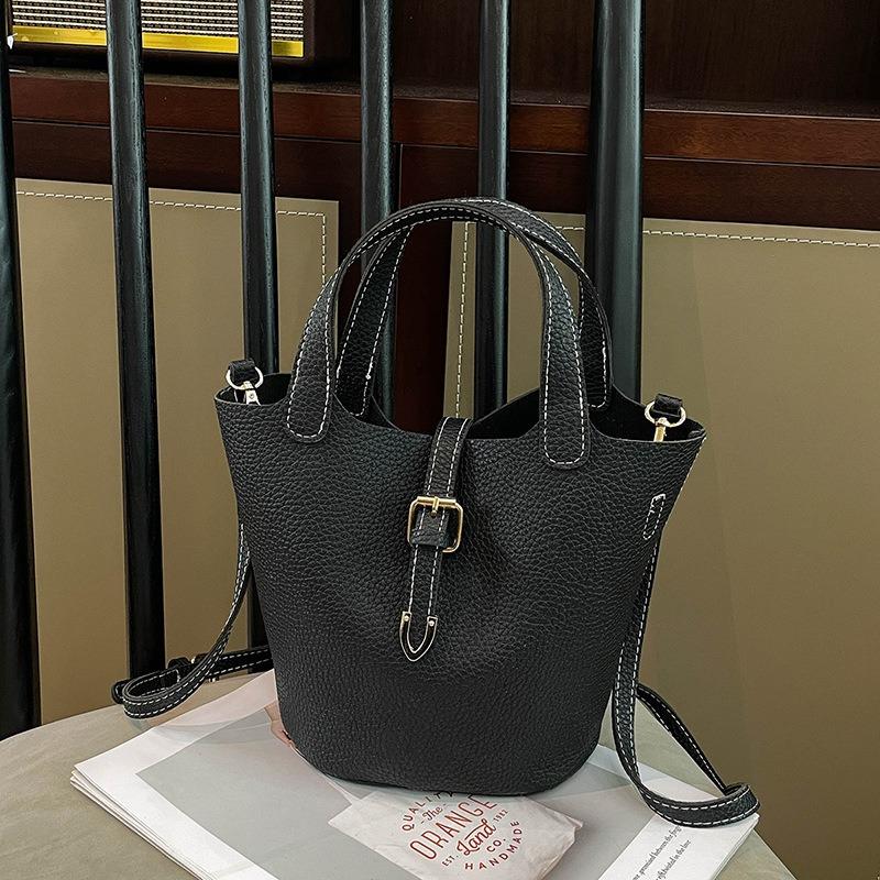 Spring and summer new fashion portable bucket tote bag simple atmosphere shoulder messenger bag casual versatile commute