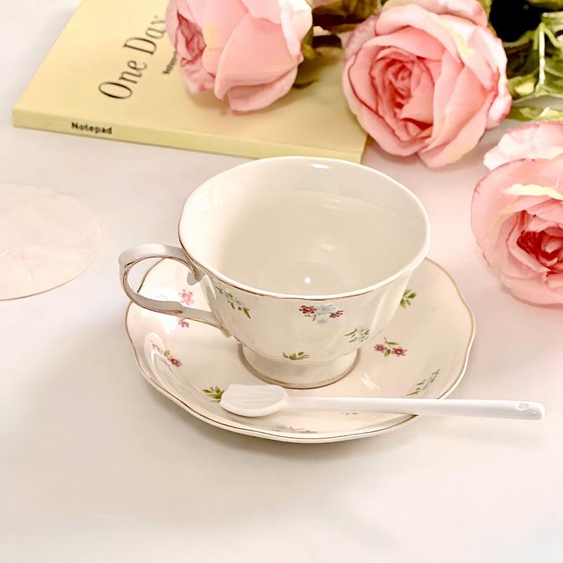 250ML Design Luxueux Sens du Haut de Gamme Tasses à Café Françaises Niche Exquis Ensemble Fait Main Ensemble Tasse et Soucoupe Européens Boîte Cadeau