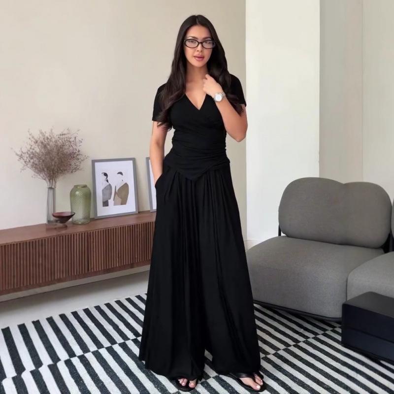 Conjunto Elegante de Dos Piezas con Escote en V para Mujer 2025 – Versátil, Cómodo, Adelgazante Moda de Verano