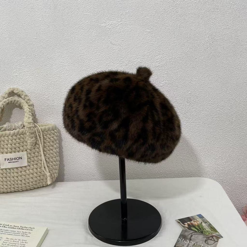 British Vintage Leopard Print Beret With Plush Material For Autumn And Winter Fashion