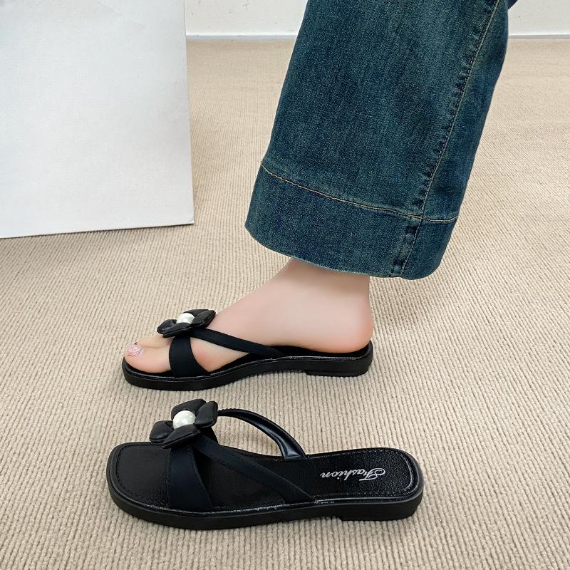 Pearl Shoes Are Versatile Women's Beach Flat Anti-slip Outerwear Student Fashion Flip-flops