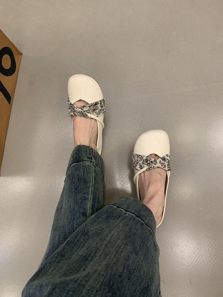 

Retro Versatile Round Head One Pedal Mary Jane Small Leather Shoes Women S Shoes Autumn Commuting Grandma Shoes Flat Single Shoes 39