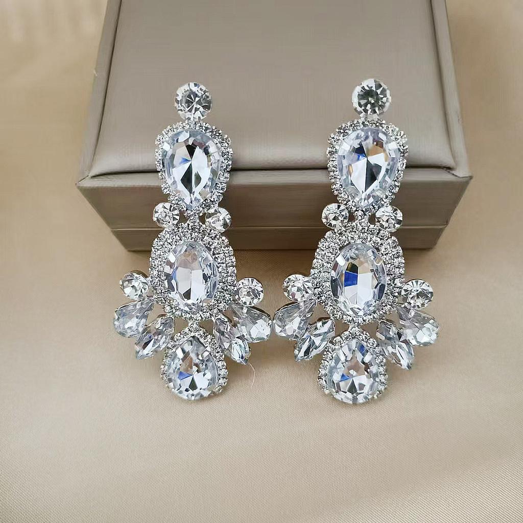 Emerald White Earrings Temperament Geometric Stud Earrings High Sense Light Luxury Female Versatile Exaggerated Water Drop Ears