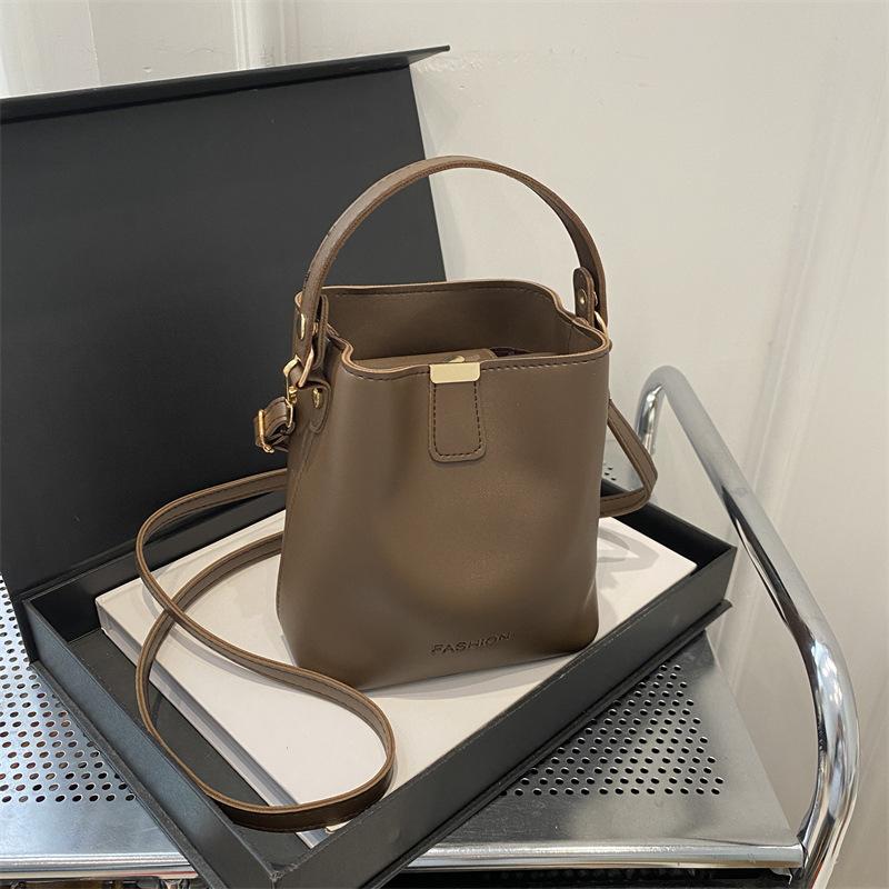 Bag New Niche Trend Line Fashion Small Fresh Autumn Women Portable Crossbody Bucket Bag