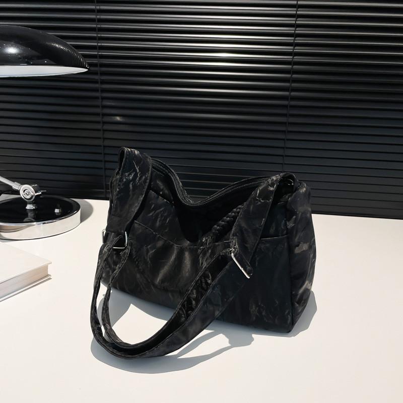 

Стильная минималистичная сумка-тоут большого объема однотонной расцветки для женщин в черном, белом, зеленом, серебристом, розовом цвете