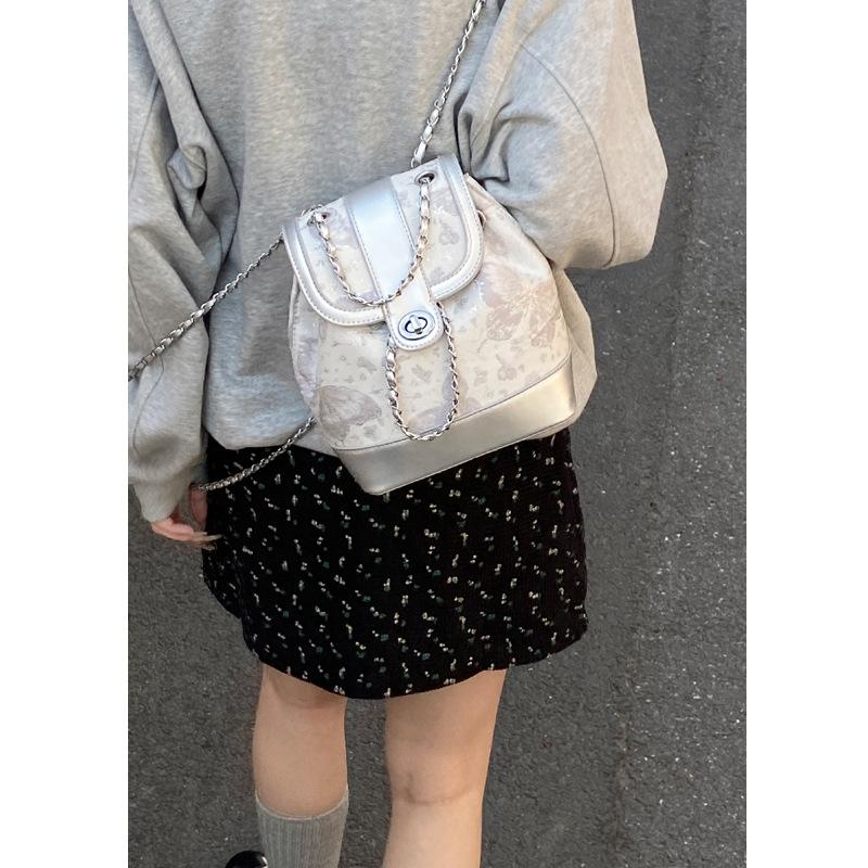 

Korean version of simple backpack bag women s 2025 new fashion chain backpack versatile shoulder bucket bag travel bag срібний