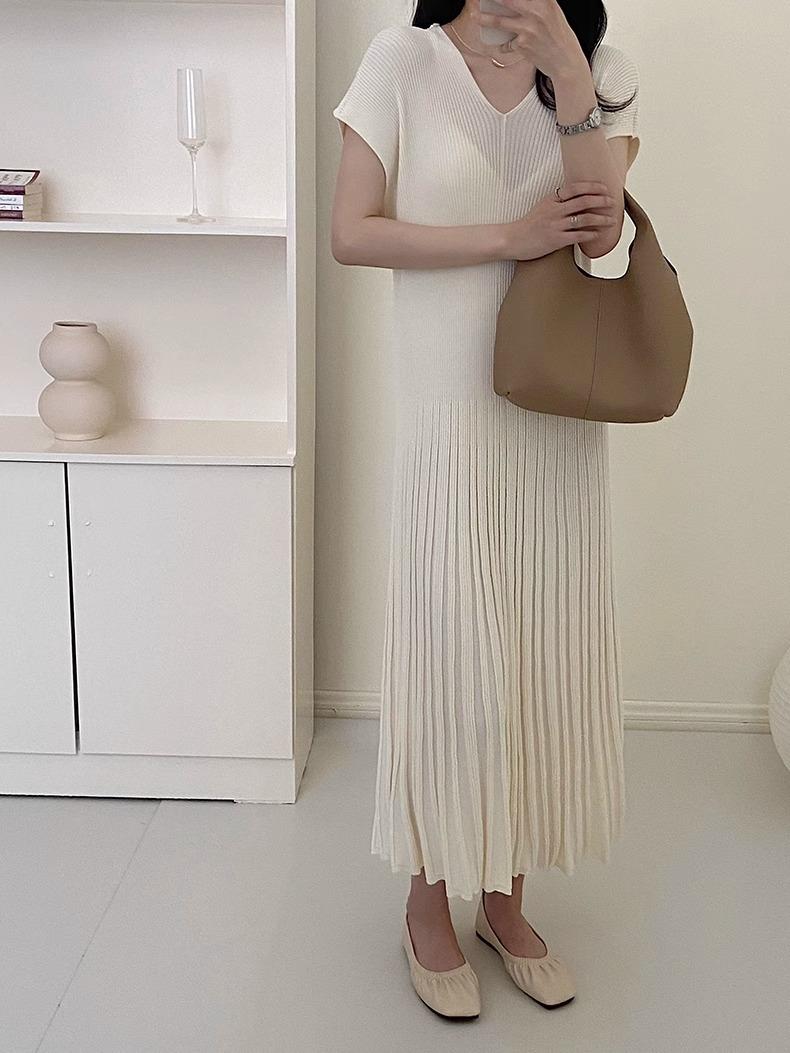 

Women s Summer V-Neck Ice Silk Knit Dress - Short Sleeve, Slimming, Petite Fit One Size - Premium Version абрикосовый